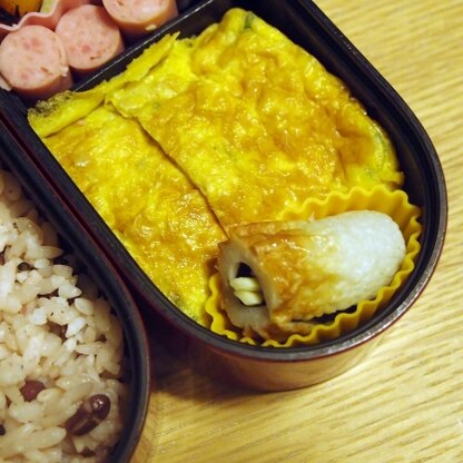 卵焼きを初めて冷凍→自然解凍で食べました。マヨネーズの効果でしょうか？？パサつかず美味しかったです。ご馳走様☆